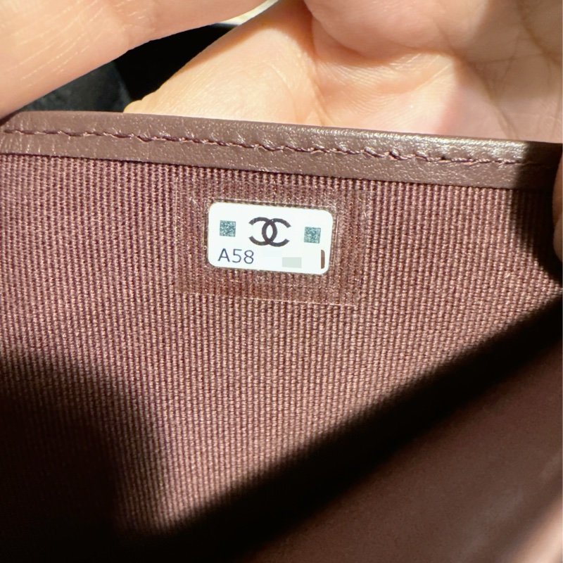 CHANEL 香奈兒｜經典黑色金扣荔枝皮三折短夾-8