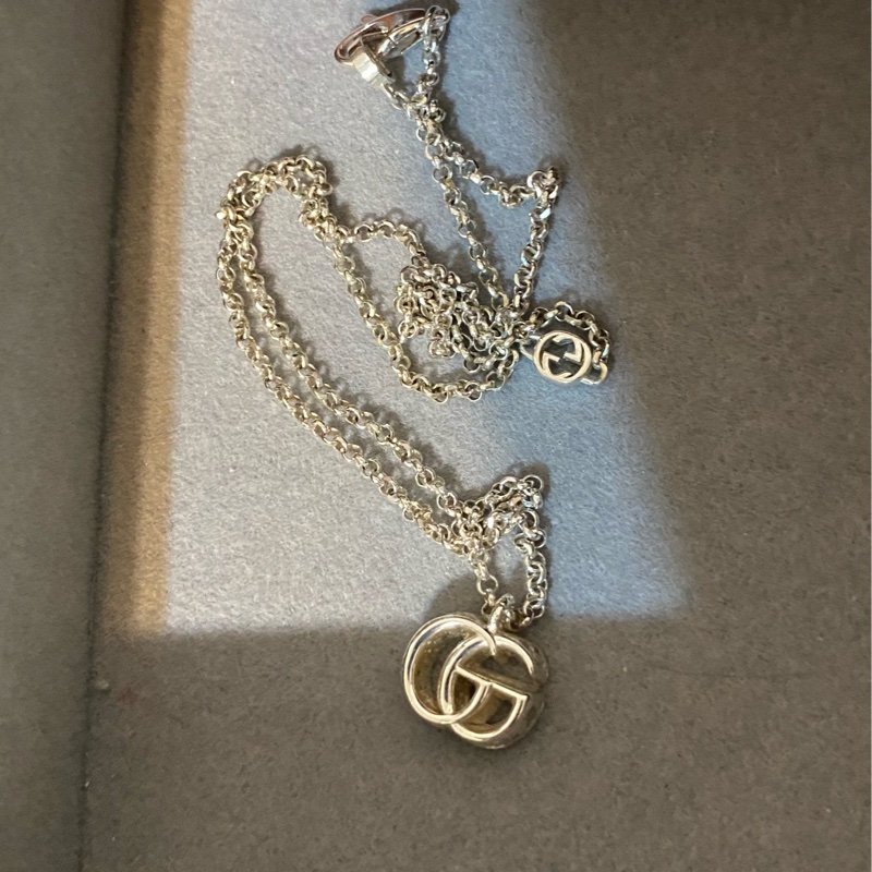 Gucci logo亮銀項鍊 9成新-1