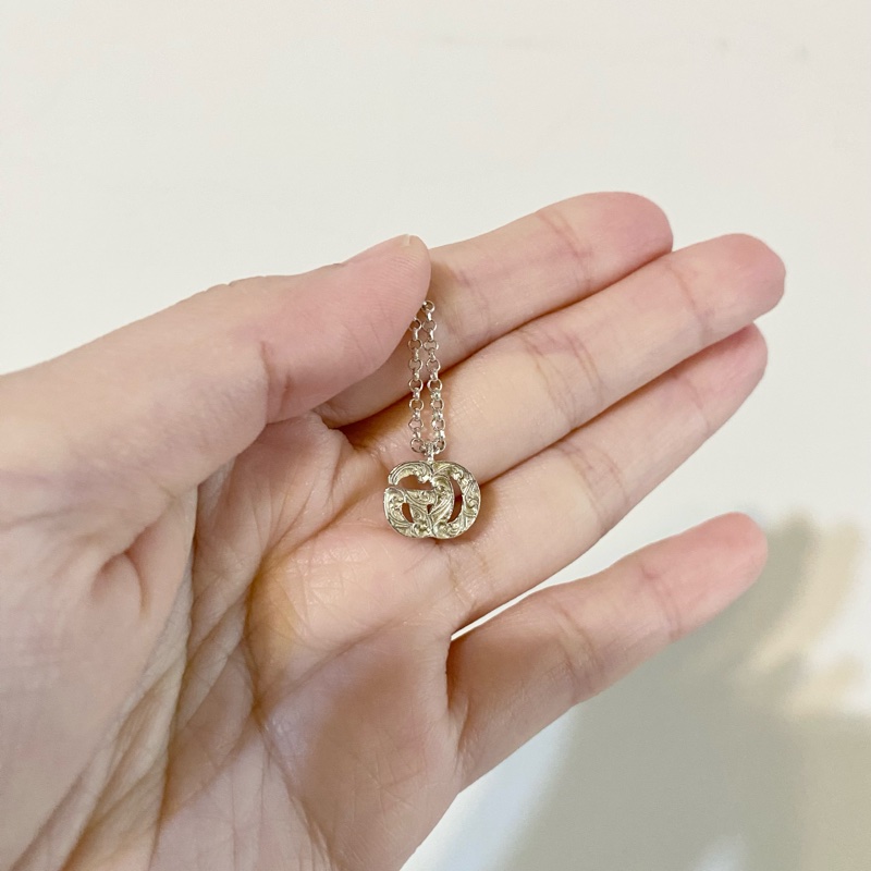 Gucci logo亮銀項鍊 9成新-2