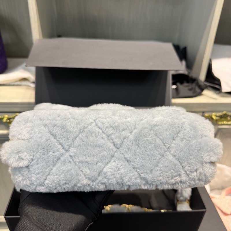 99新24KChanel香奈兒24k毛絨腋下包hobo-6