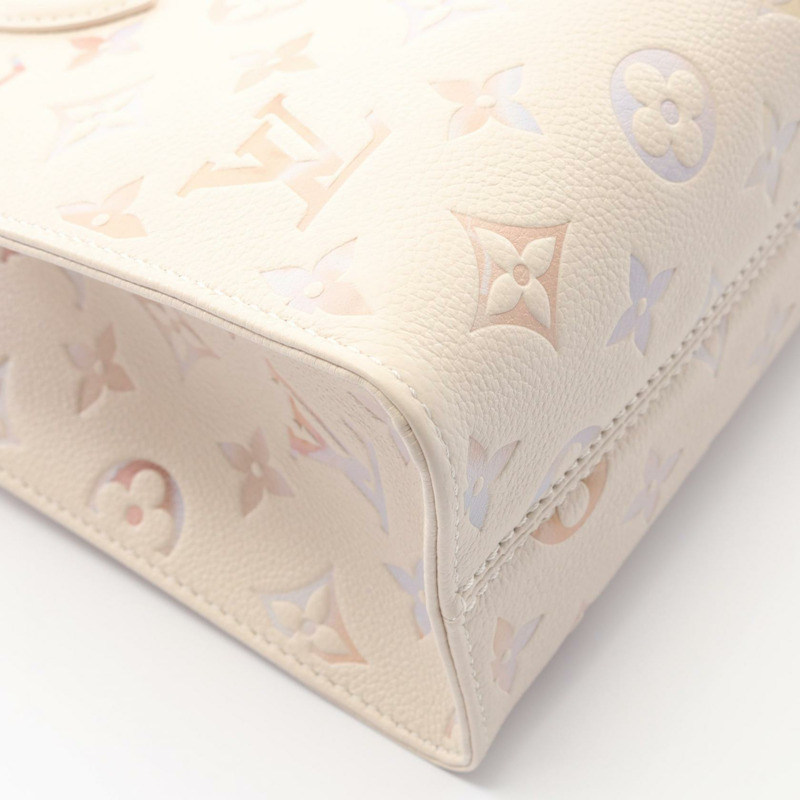 路易威登 OntheGo PM 單肩手提包 M25770 Monogram empreinte Dream Cream-5