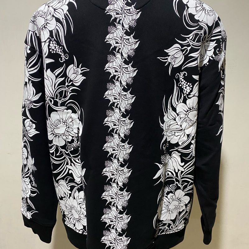 VALENTINO 黑色飾花朵圖案衛衣-1