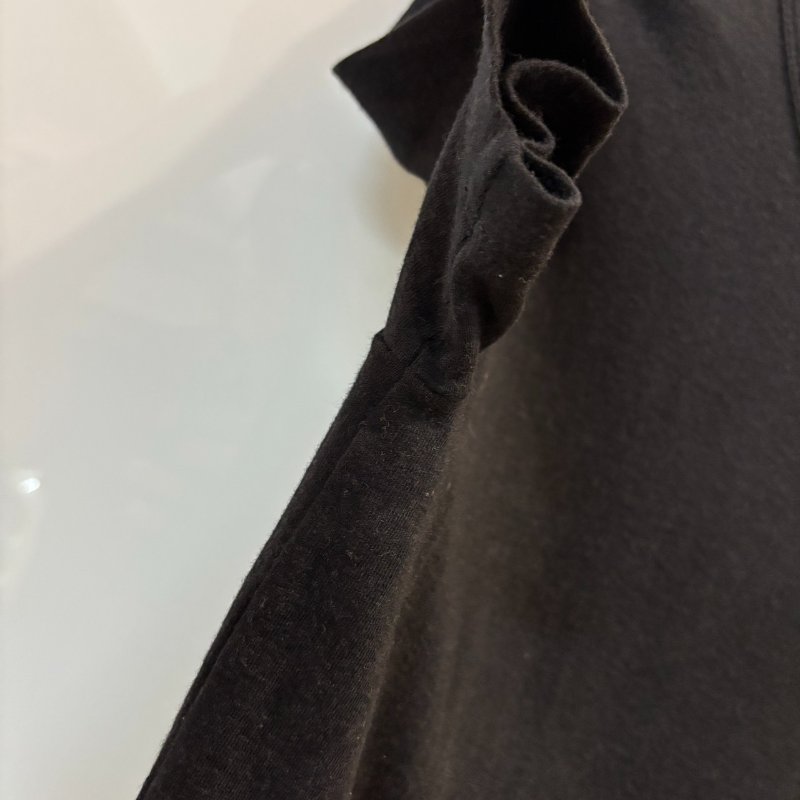 【美收精品】BURBERRY 黑金色短袖上衣 4-202【隔月月中將轉賣至日本 上架期限30天】-2