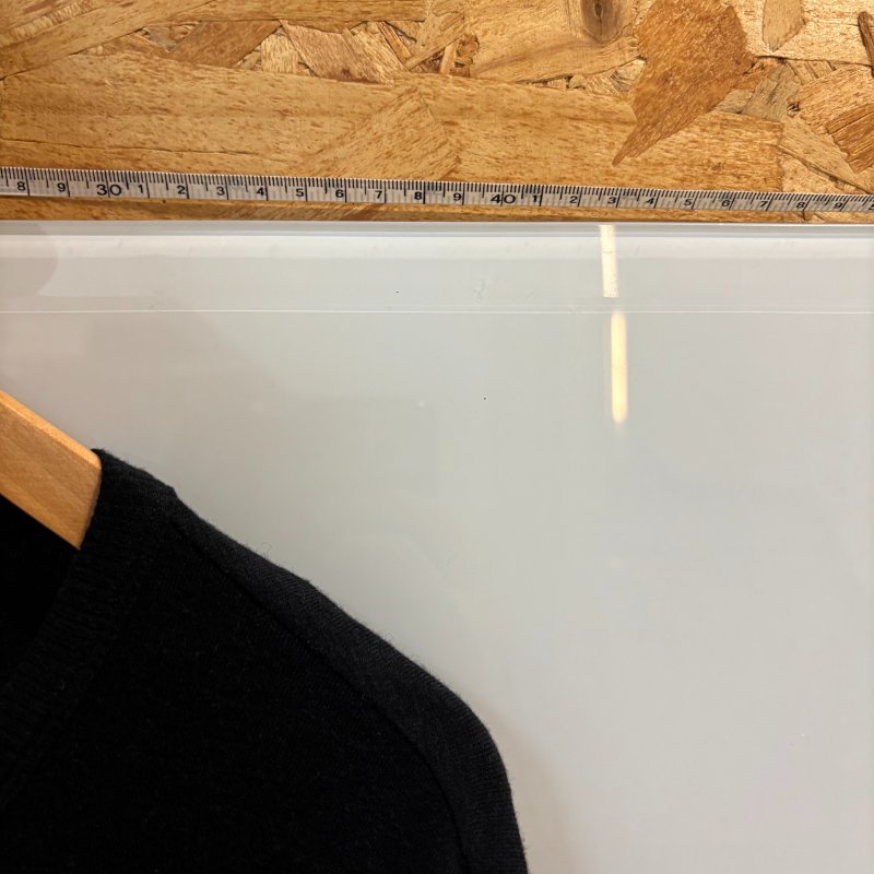 【美收精品】BURBERRY 黑金色短袖上衣 4-202【隔月月中將轉賣至日本 上架期限30天】-9