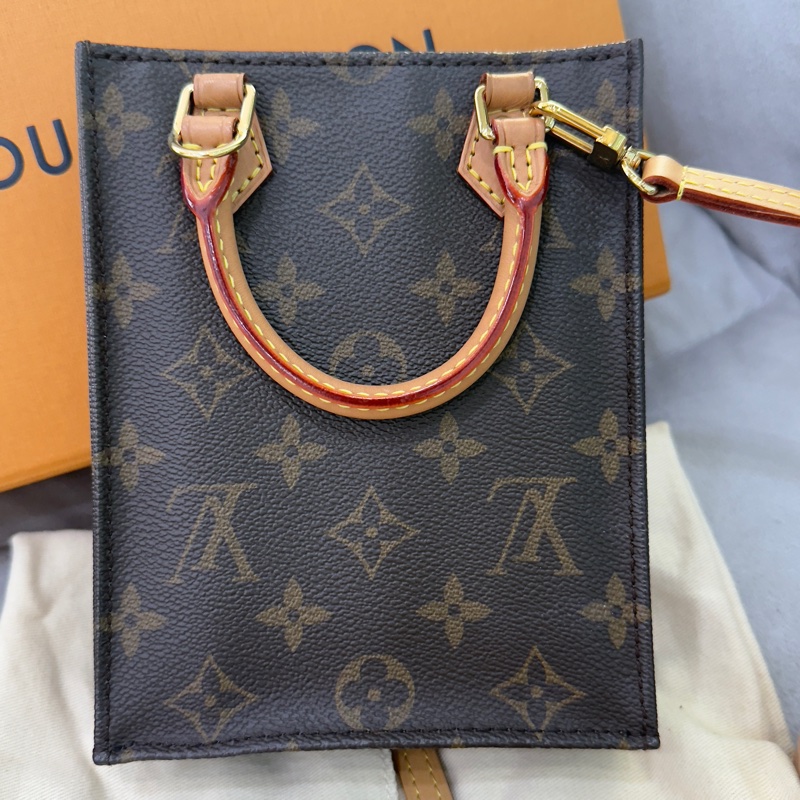 🍙LV 琴譜包🍙 無購證無發票/會介意的  勿詢問勿購買-9