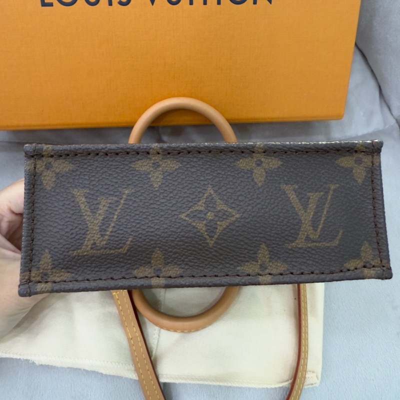 🍙LV 琴譜包🍙 無購證無發票/會介意的  勿詢問勿購買-11