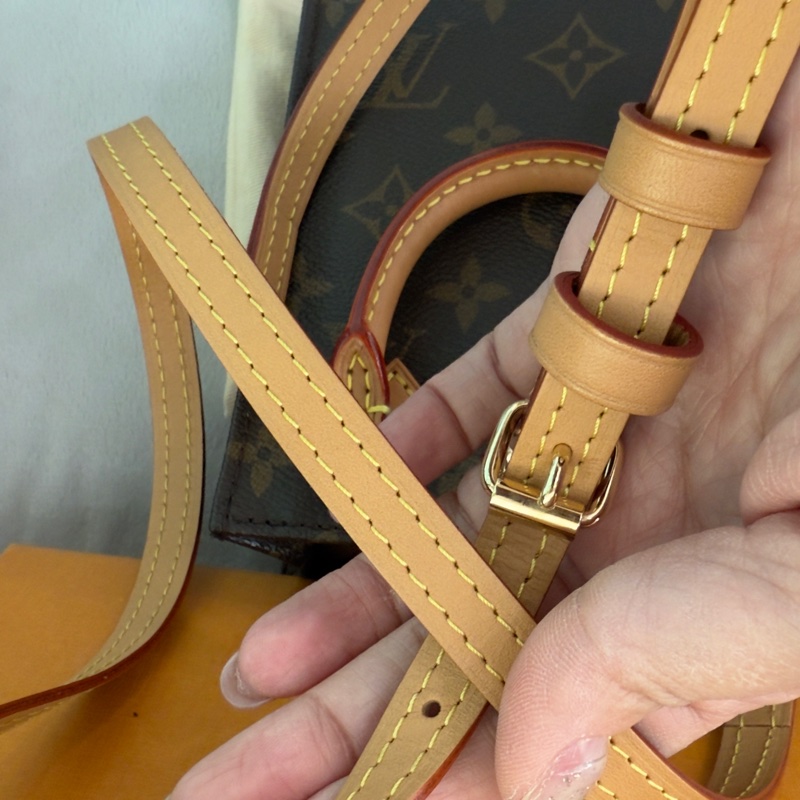 🍙LV 琴譜包🍙 無購證無發票/會介意的  勿詢問勿購買-37