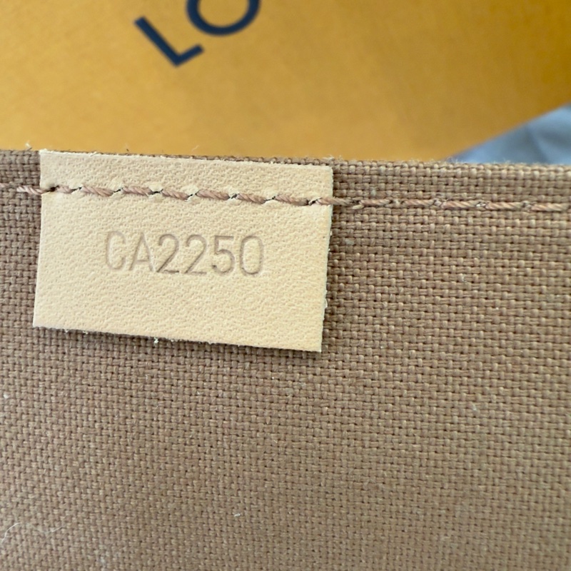 🍙LV 琴譜包🍙 無購證無發票/會介意的  勿詢問勿購買-39