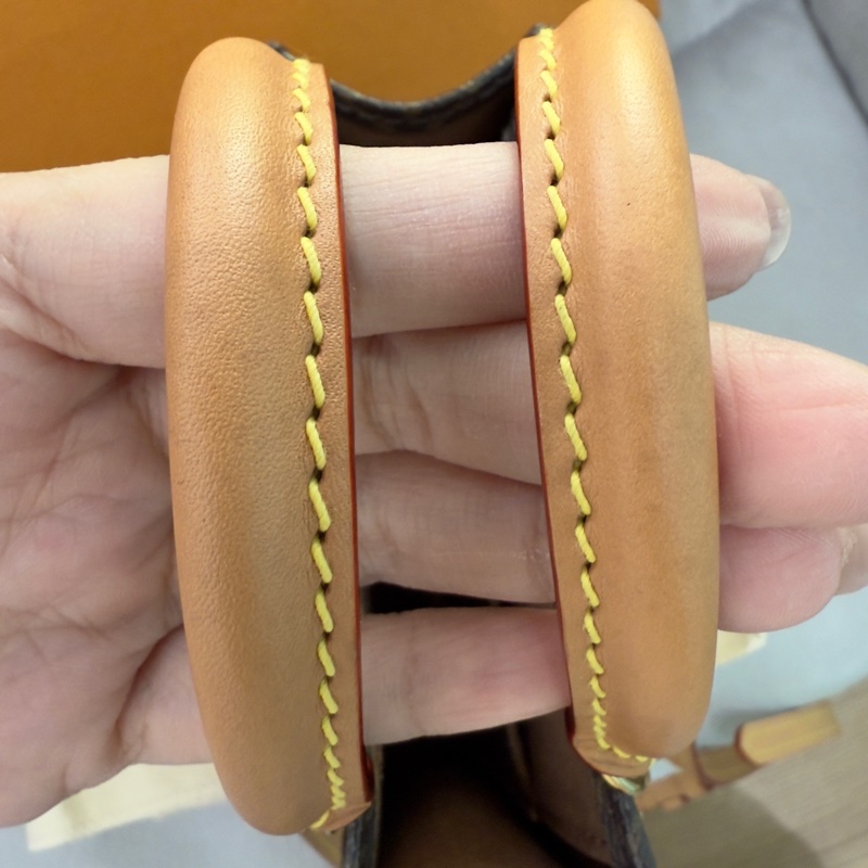 🍙LV 琴譜包🍙 無購證無發票/會介意的  勿詢問勿購買-45