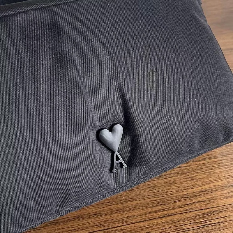 Ami Paris 黑色尼龍機能肩背小包 （大全新）-0