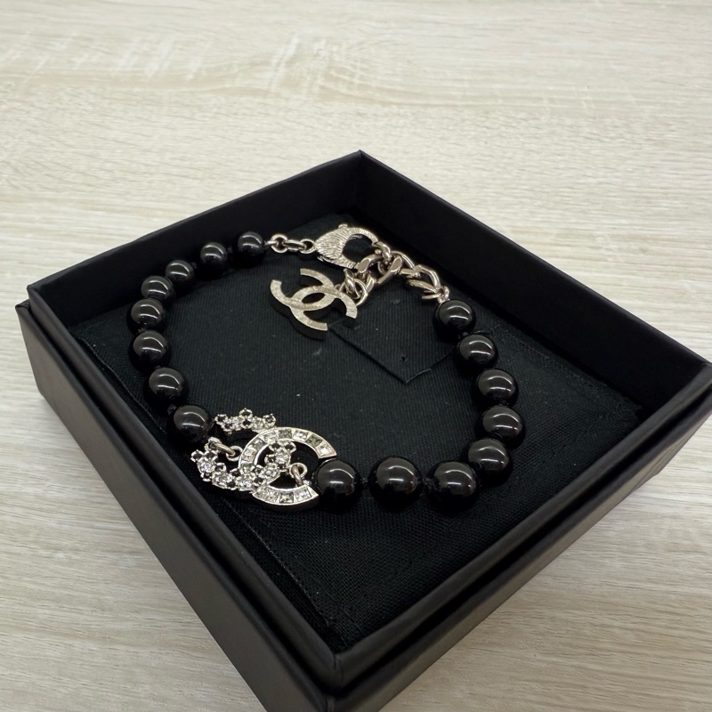 CHANEL黑珍珠銀釦浮雕帶鑽雙C項鍊/手鍊 A96986/A96979-9
