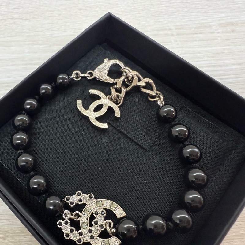 CHANEL黑珍珠銀釦浮雕帶鑽雙C項鍊/手鍊 A96986/A96979-15