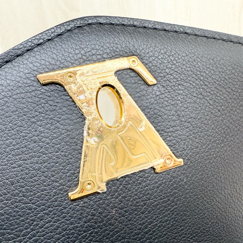 LV黑色牛皮Oxford金Logo轉釦下蓋雙層手提肩斜背包 M22735-23
