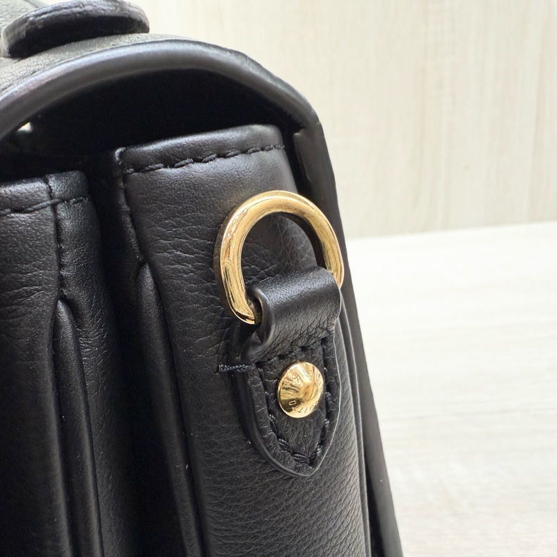 LV黑色牛皮Oxford金Logo轉釦下蓋雙層手提肩斜背包 M22735-11