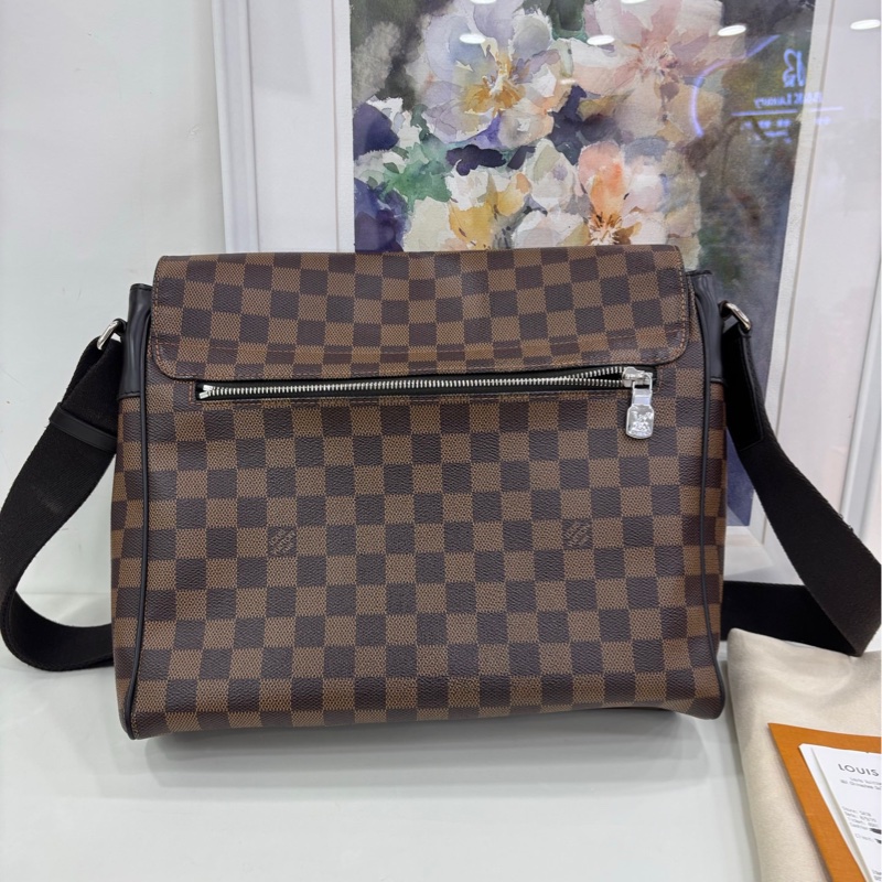 Louis Vuitton/路易威登 LV路​​易威登District棕色棋盤格翻蓋郵差包，19年編碼，有購證 成色新 尺寸：25*23*7-1