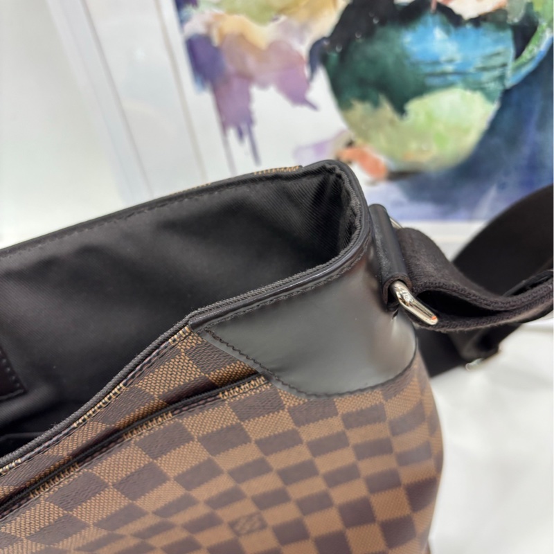 Louis Vuitton/路易威登 LV路​​易威登District棕色棋盤格翻蓋郵差包，19年編碼，有購證 成色新 尺寸：25*23*7-4