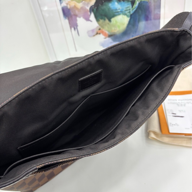 Louis Vuitton/路易威登 LV路​​易威登District棕色棋盤格翻蓋郵差包，19年編碼，有購證 成色新 尺寸：25*23*7-6