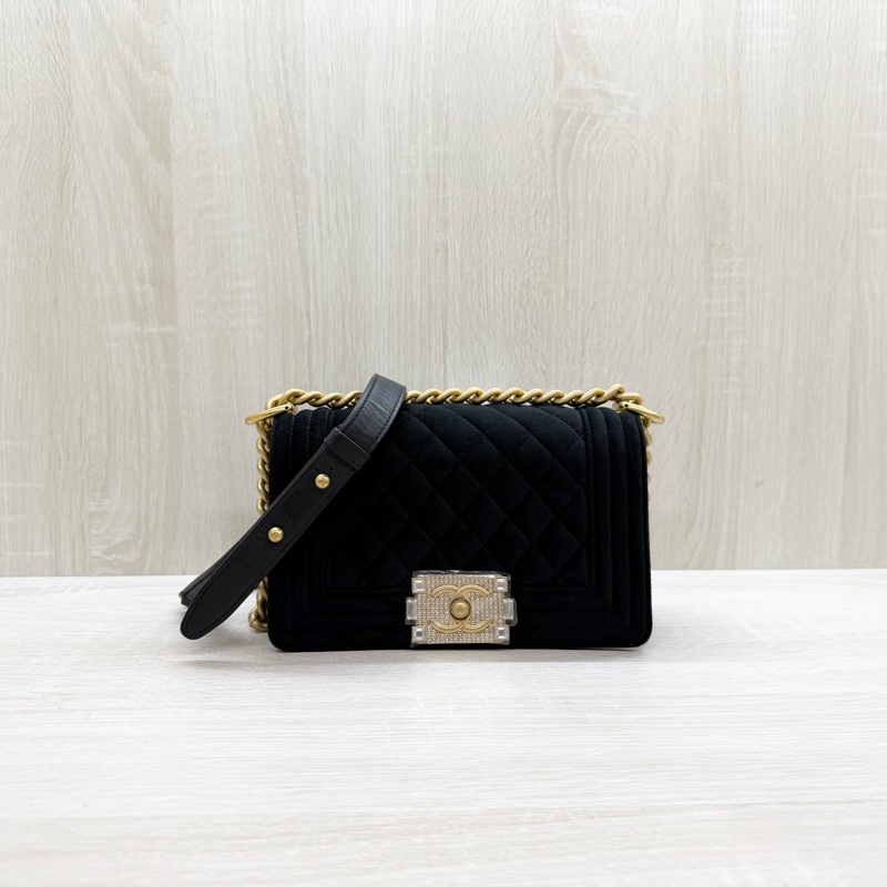 CHANEL包包黑色天鵝絨滿鑽金釦BOY20/A67085-0