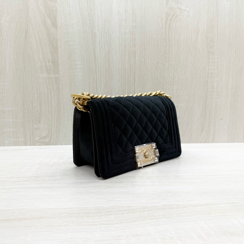 CHANEL包包黑色天鵝絨滿鑽金釦BOY20/A67085-3