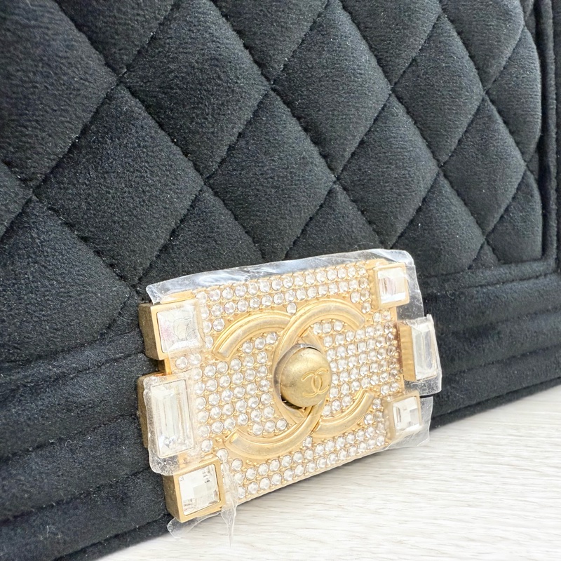 CHANEL包包黑色天鵝絨滿鑽金釦BOY20/A67085-4