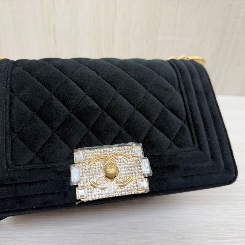 CHANEL包包黑色天鵝絨滿鑽金釦BOY20/A67085-9