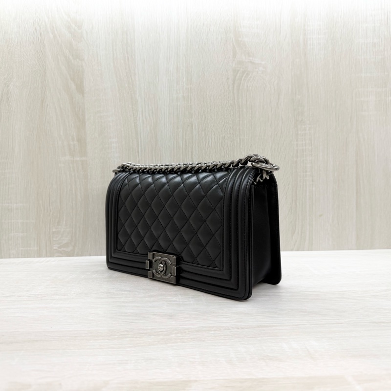 CHANEL黑色羊皮復古銀釦BOY25cm/A67086-2