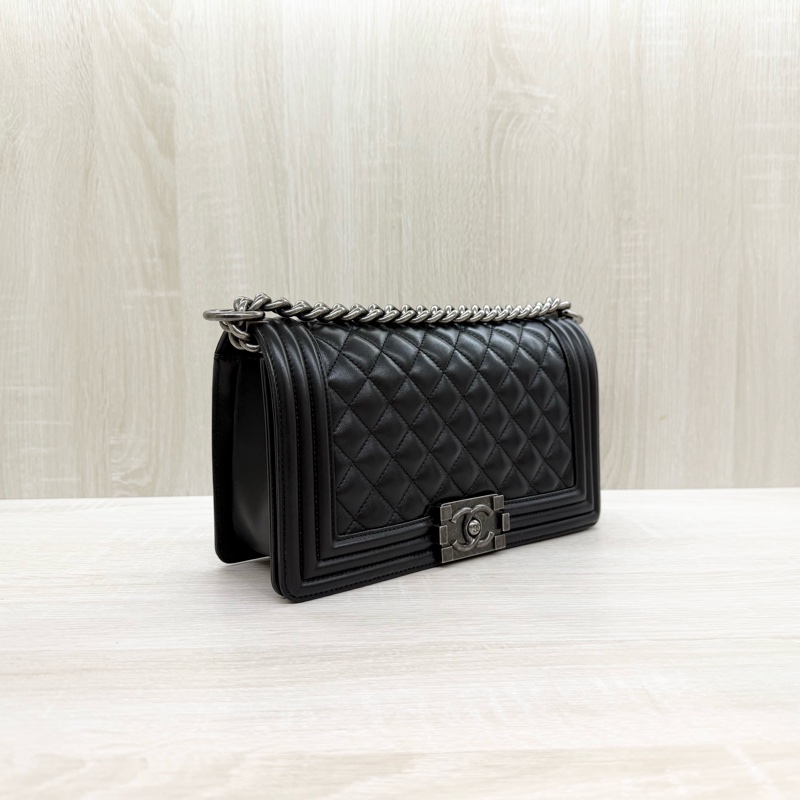 CHANEL黑色羊皮復古銀釦BOY25cm/A67086-3