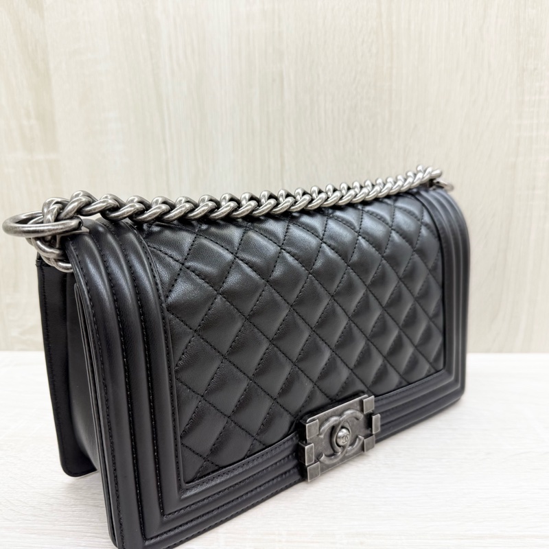 CHANEL黑色羊皮復古銀釦BOY25cm/A67086-4