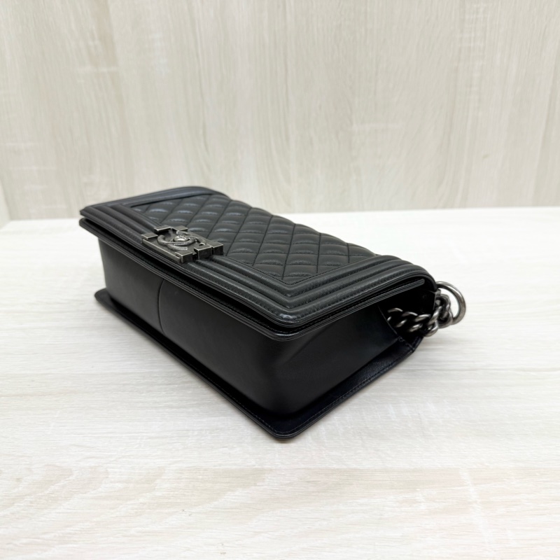 CHANEL黑色羊皮復古銀釦BOY25cm/A67086-6