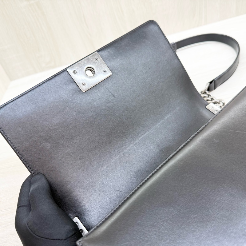 CHANEL黑色羊皮復古銀釦BOY25cm/A67086-13