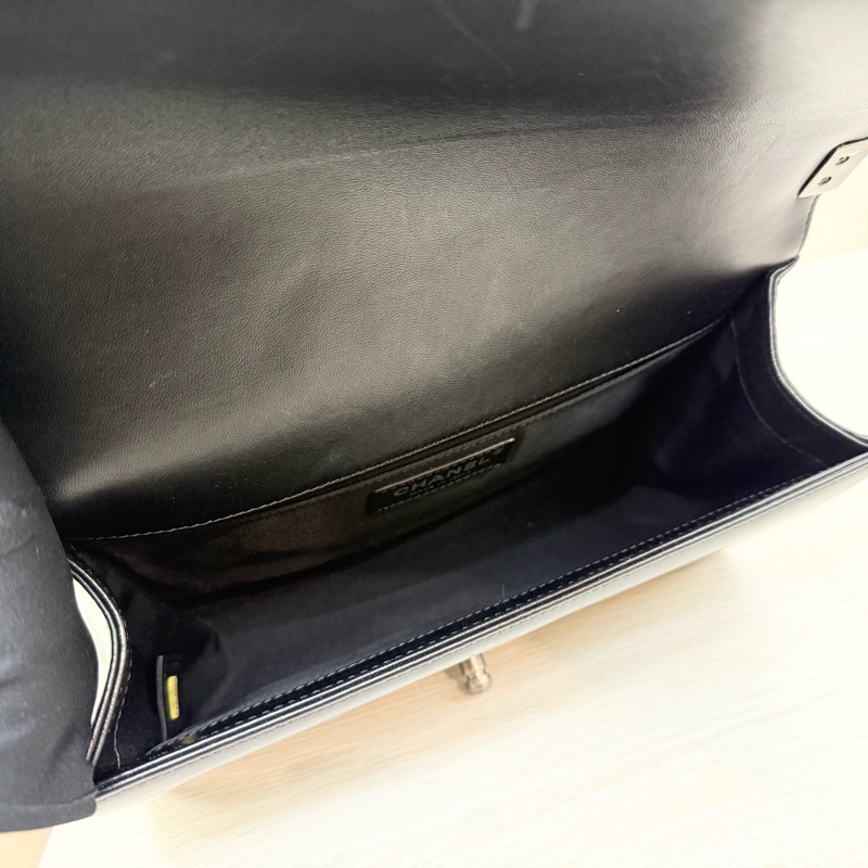 CHANEL黑色羊皮復古銀釦BOY25cm/A67086-15