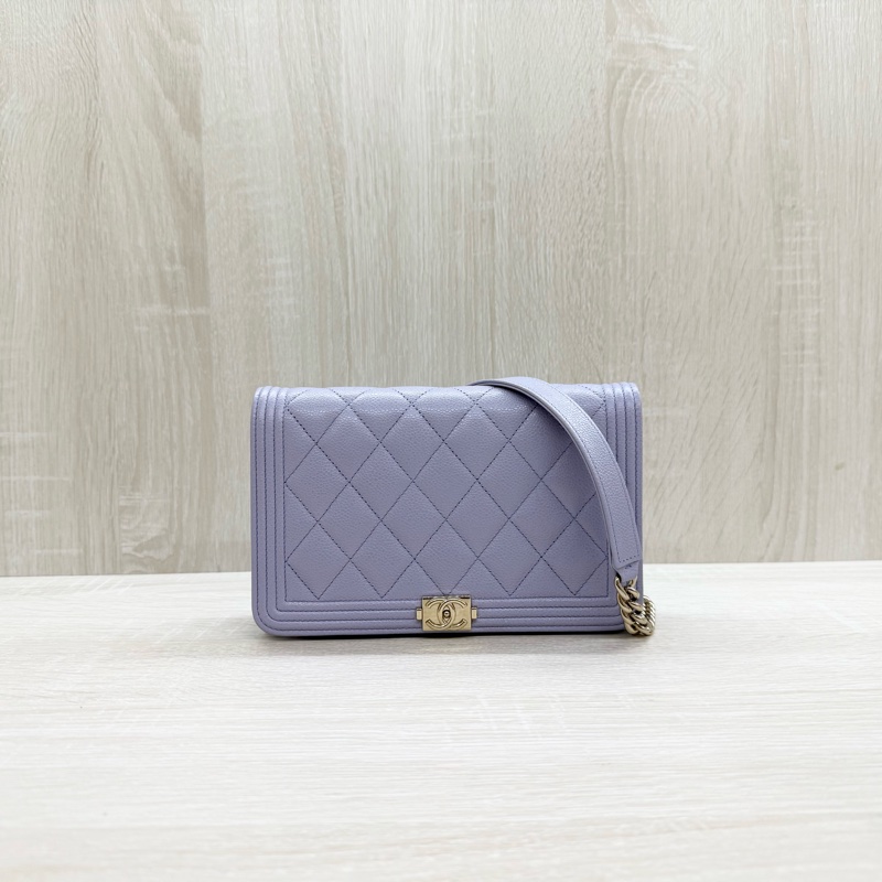 CHANEL薰衣草粉紫色荔枝牛皮淡金釦BOY WOC-0