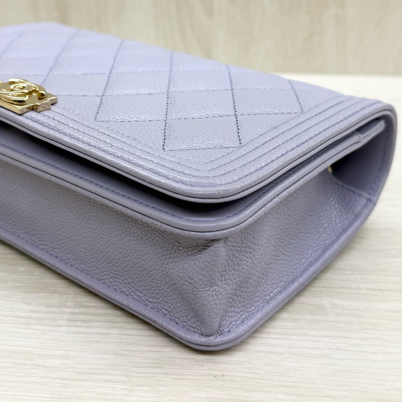 CHANEL薰衣草粉紫色荔枝牛皮淡金釦BOY WOC-8