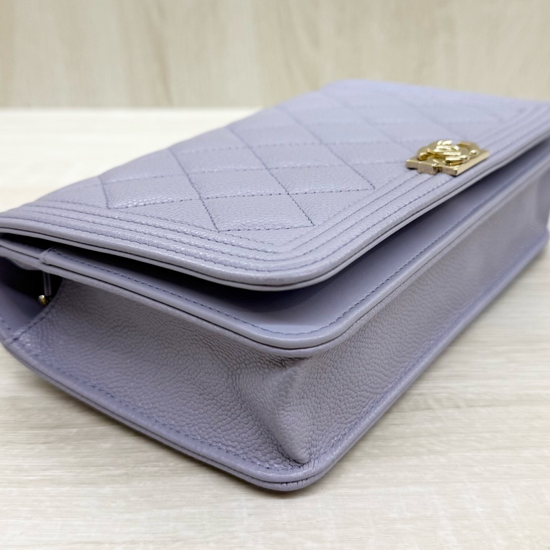 CHANEL薰衣草粉紫色荔枝牛皮淡金釦BOY WOC-9