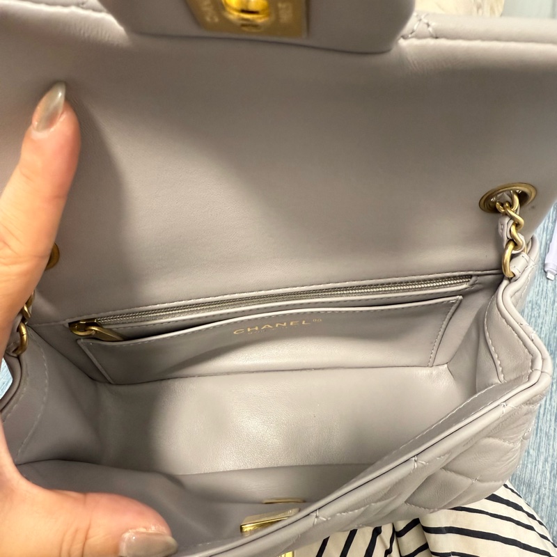 Chanel 🪐金球💫經典調節金球淡灰色19公分仙女包-6