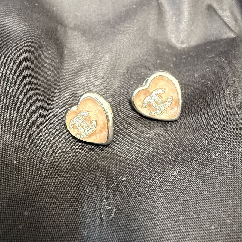 Chanel⭐️透明淺粉紅愛心耳環-3