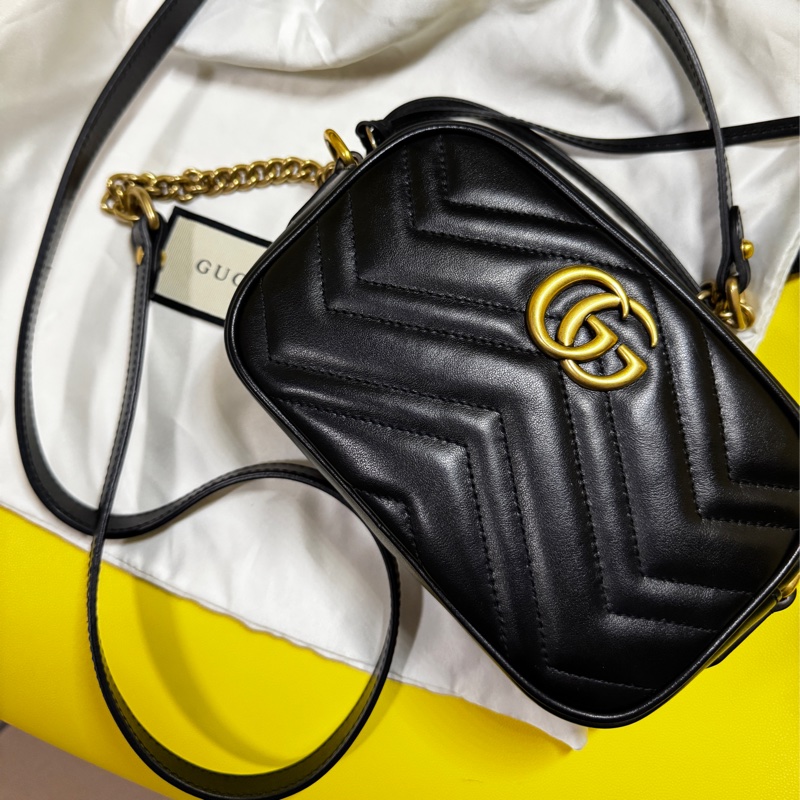 GUCCI Marmont雙G復古金屬LOGOMini Chain 牛皮W 字紋拉鍊斜背包（黑/迷你）-5