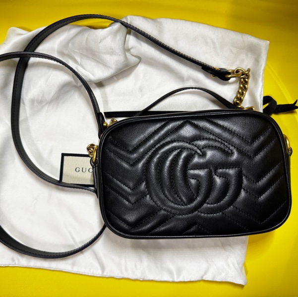 GUCCI Marmont雙G復古金屬LOGOMini Chain 牛皮W 字紋拉鍊斜背包（黑/迷你）-6