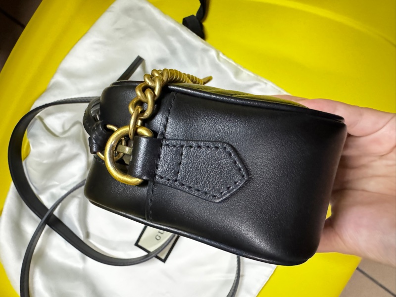 GUCCI Marmont雙G復古金屬LOGOMini Chain 牛皮W 字紋拉鍊斜背包（黑/迷你）-10