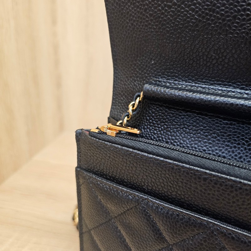 [晶片款品況新❣️] Chanel黑荔枝皮金釦WOC斜背包-13