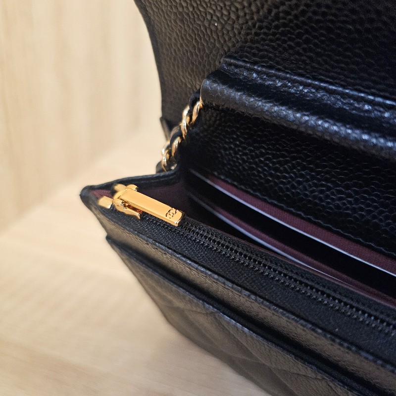 [晶片款品況新❣️] Chanel黑荔枝皮金釦WOC斜背包-14