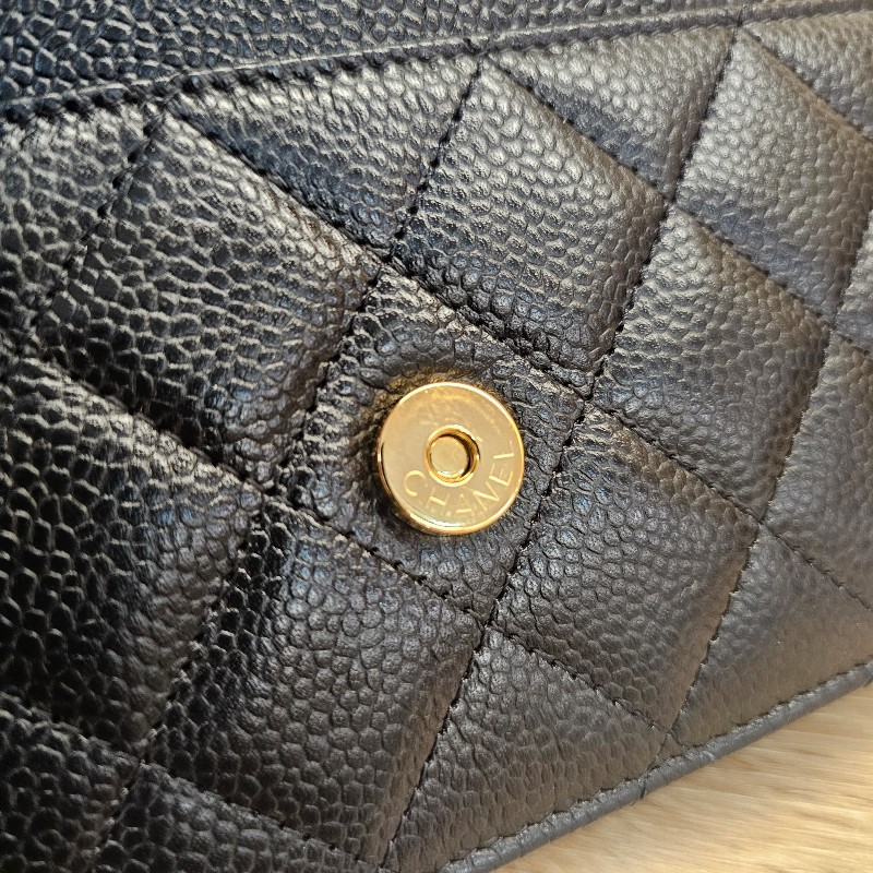 [晶片款品況新❣️] Chanel黑荔枝皮金釦WOC斜背包-19