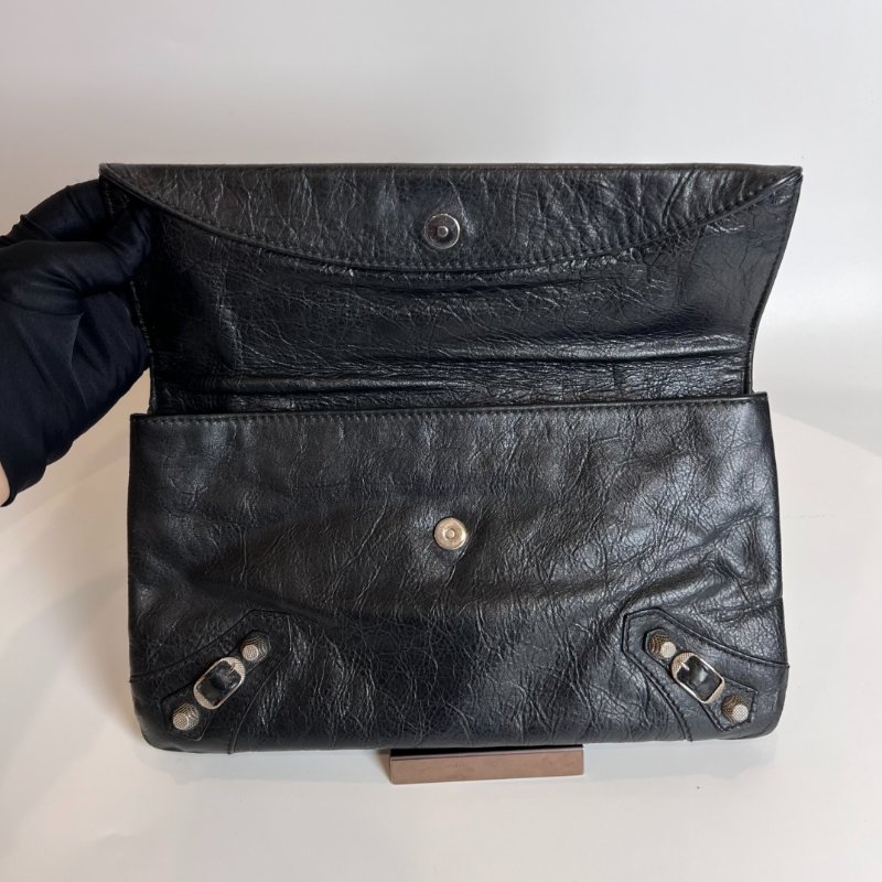 BALENCIAGA 深灰機車手拿包-4