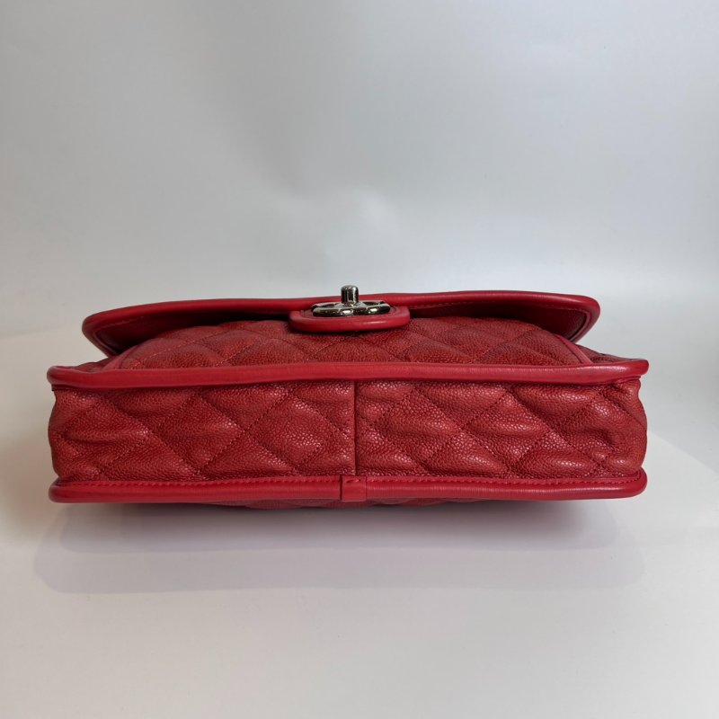 CHANEL 15開 紅荔枝皮銀扣機場包-4