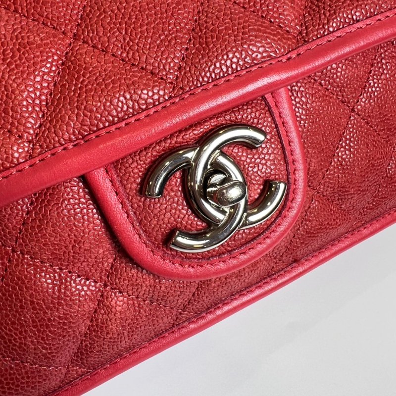 CHANEL 15開 紅荔枝皮銀扣機場包-8