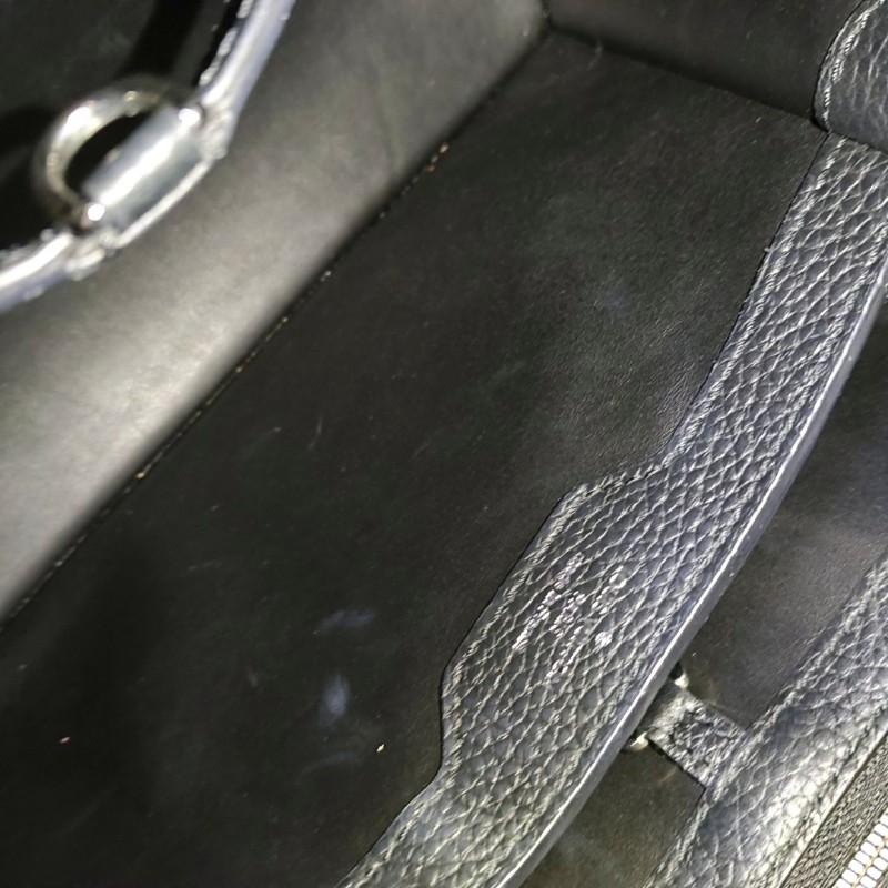 LOUIS VUITTON ARTYCAPUCINES黑色牛皮印花鉚釘斜挎包 金色五金 可拆卸肩帶-10