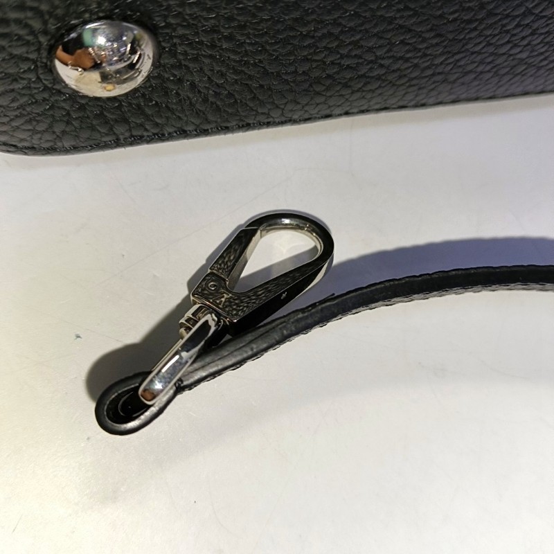 LOUIS VUITTON ARTYCAPUCINES黑色牛皮印花鉚釘斜挎包 金色五金 可拆卸肩帶-12