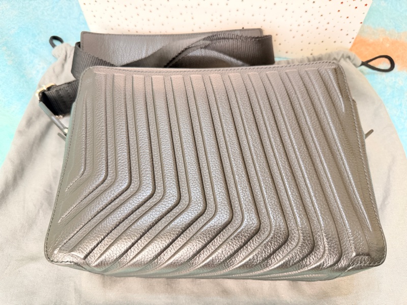 巴黎世家Balenciaga car camera bag真皮輪胎相機包 黑色-9