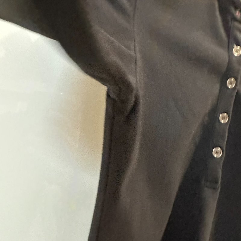 【美收精品】BURBERRY 黑色長袖上衣 4-204【隔月月中將轉賣至日本 上架期限30天】-3