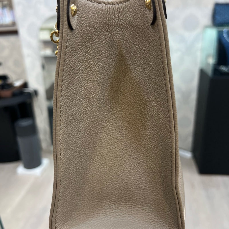 LV OnTheGo手提肩背包 斑鳩灰-8